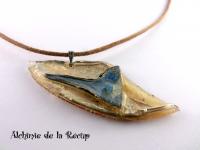Collier éco-friendly coeur bleu et or, CD et DVD recyclés