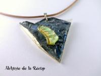 Collier éco-responsable en CD et DVD recyclés 